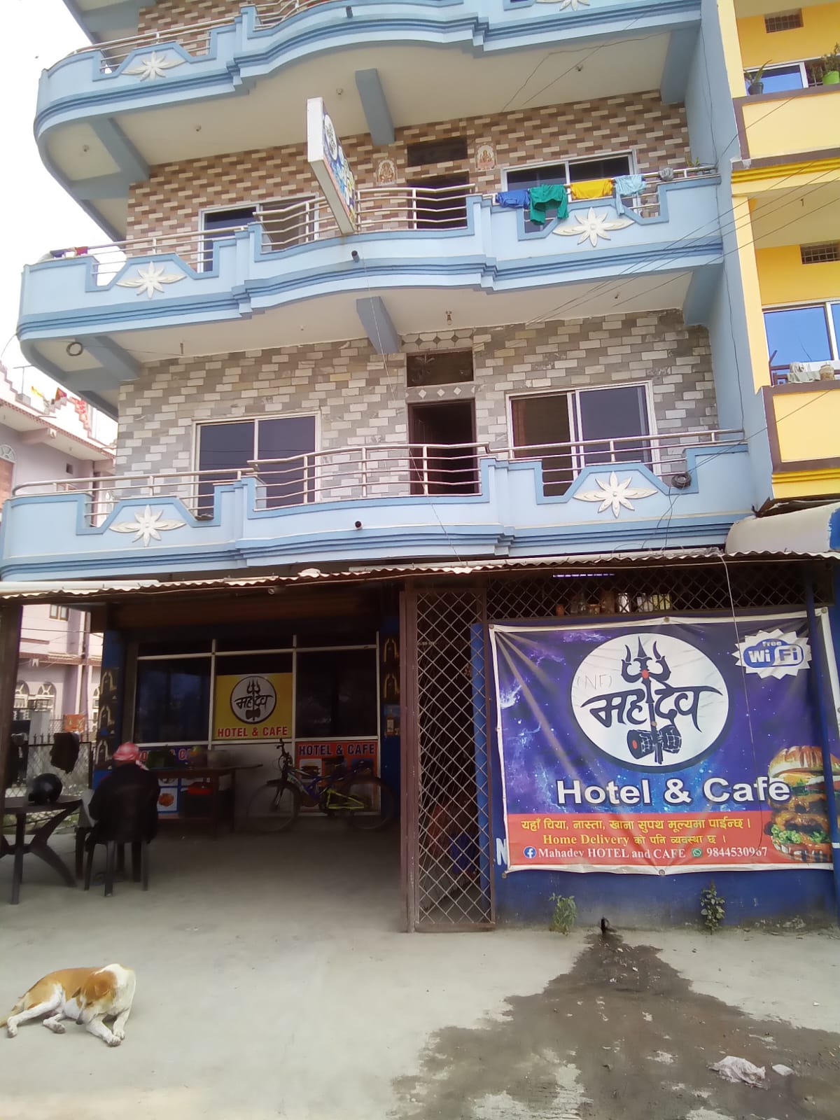 Mahadev Hotel and Cafe
