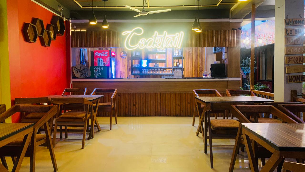 Cocktail Restaurant and Bar